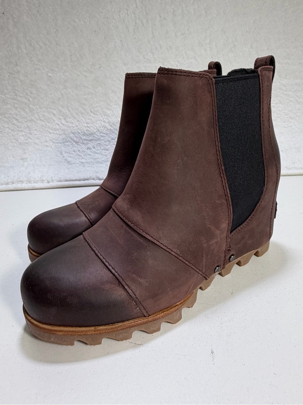 Sorel Joan of Arctic Wedge II Chelsea Leather Boots Brown Women’s 6.5 NWT